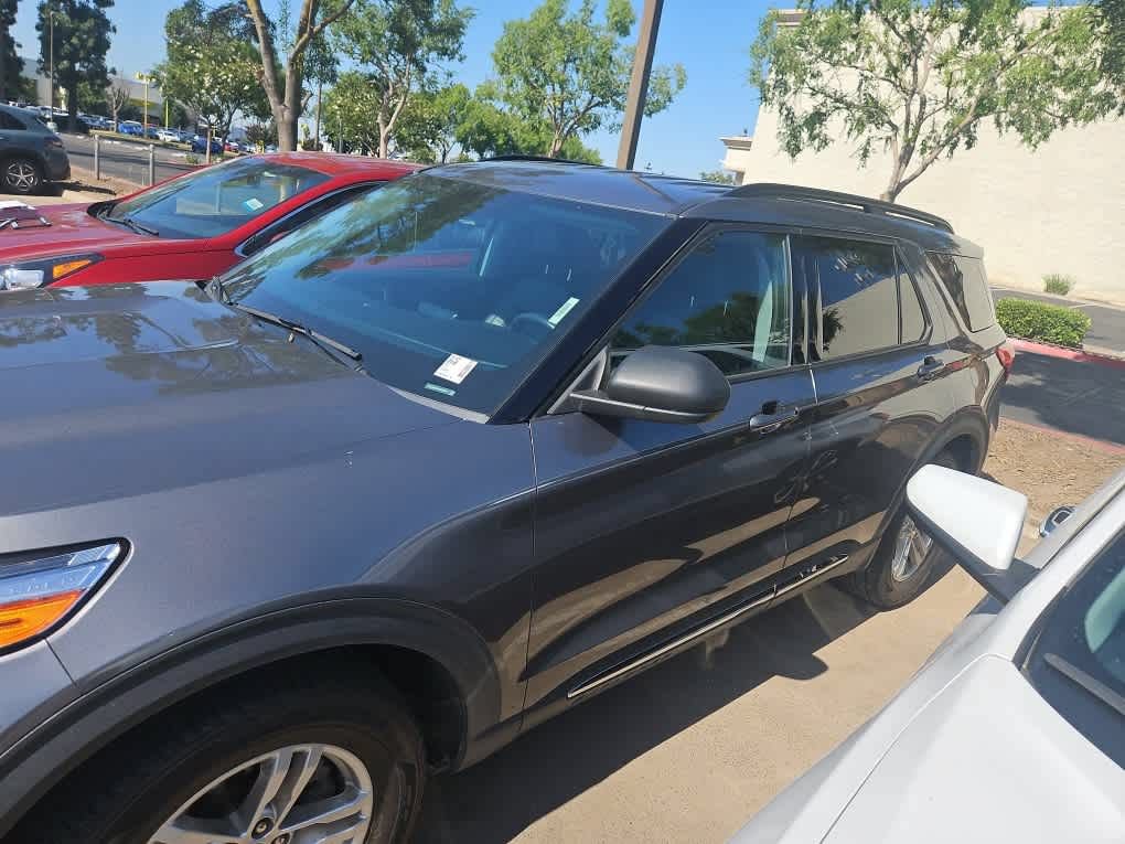 Certified 2021 Ford Explorer XLT w/ Equipment Group 202A AWD/4WD image 5