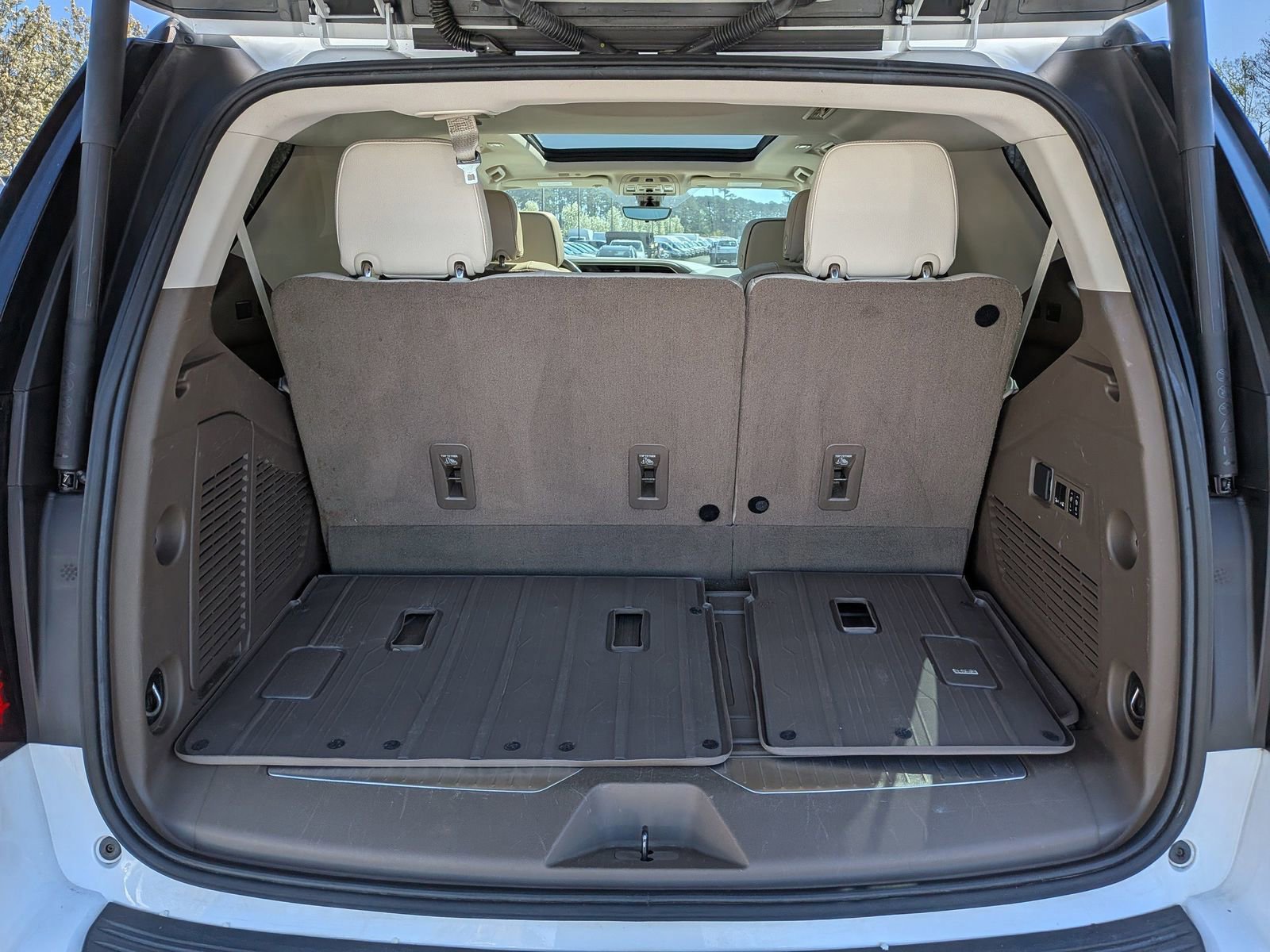 Used 2021 GMC Yukon Denali w/ Denali Premium Package image 7