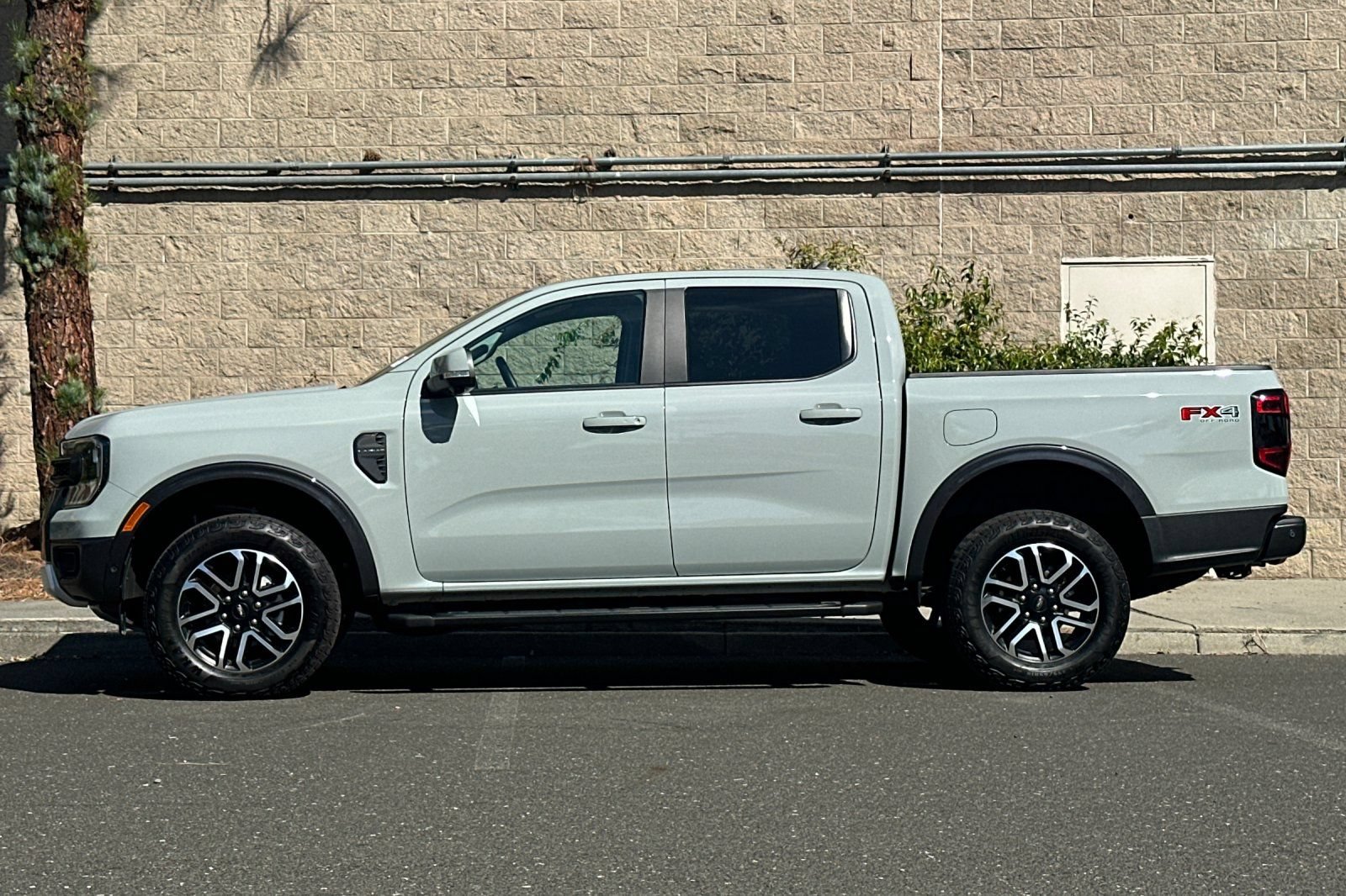 Certified 2024 Ford Ranger Lariat w/ FX4 Off-Road Package AWD/4WD image 7