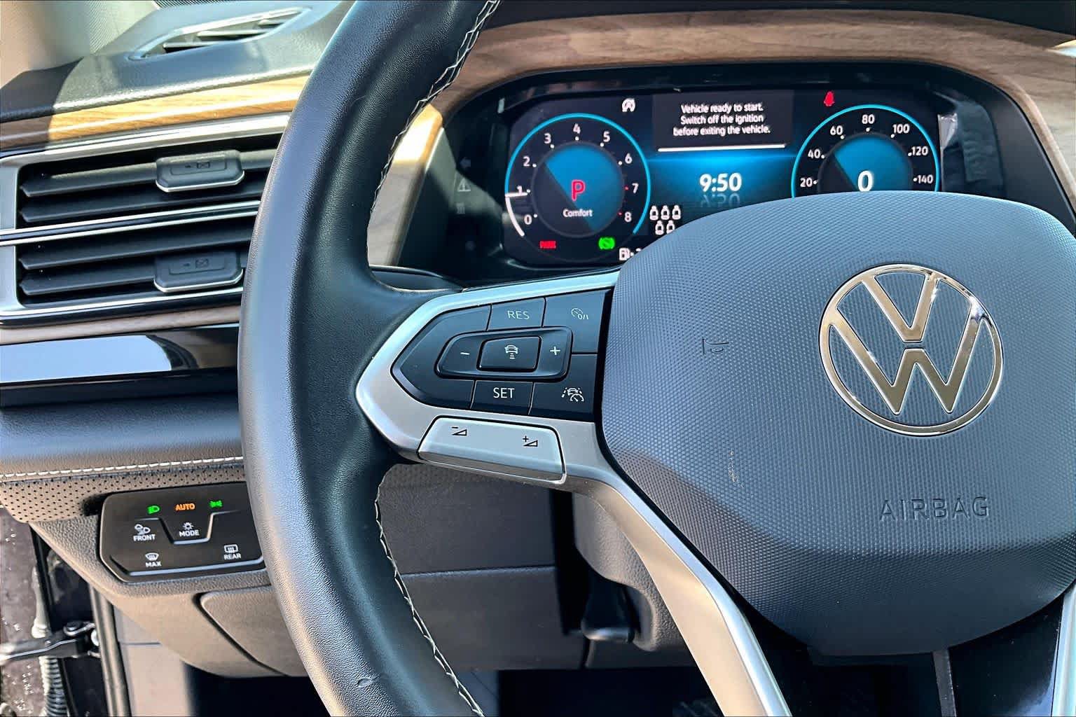 Used 2025 Volkswagen Atlas SE FWD image 23