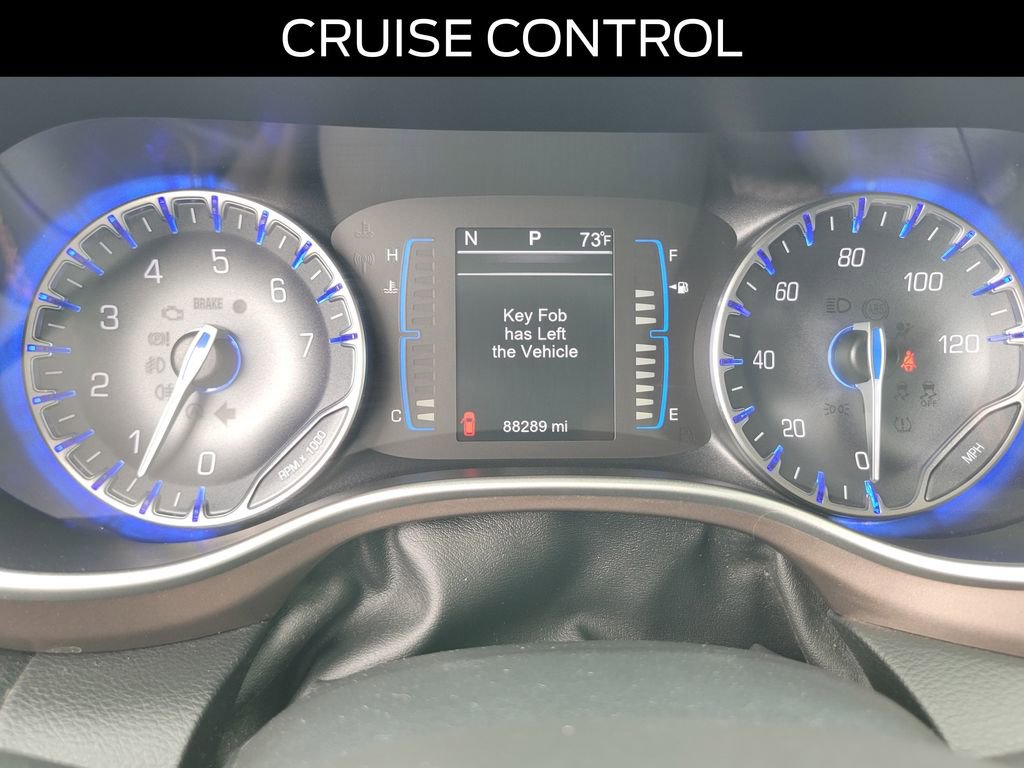 Used 2017 Chrysler Pacifica Touring-L FWD image 22
