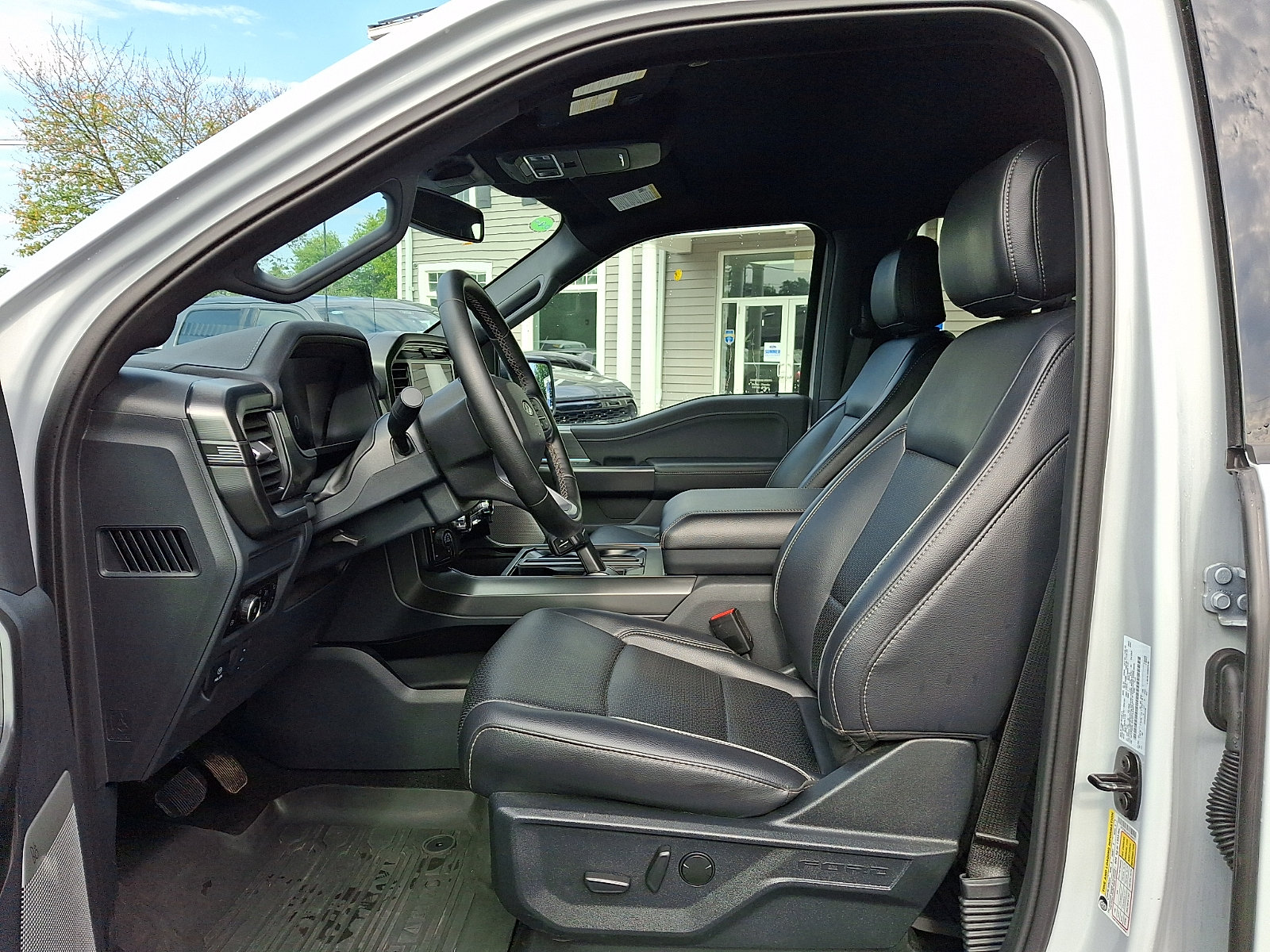 Certified 2025 Ford F150 Lariat w/ Equipment Group 501A Mid AWD/4WD image 14