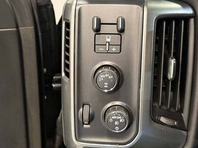 Used 2018 Chevrolet Silverado 1500 LT w/ All Star Edition AWD/4WD image 16