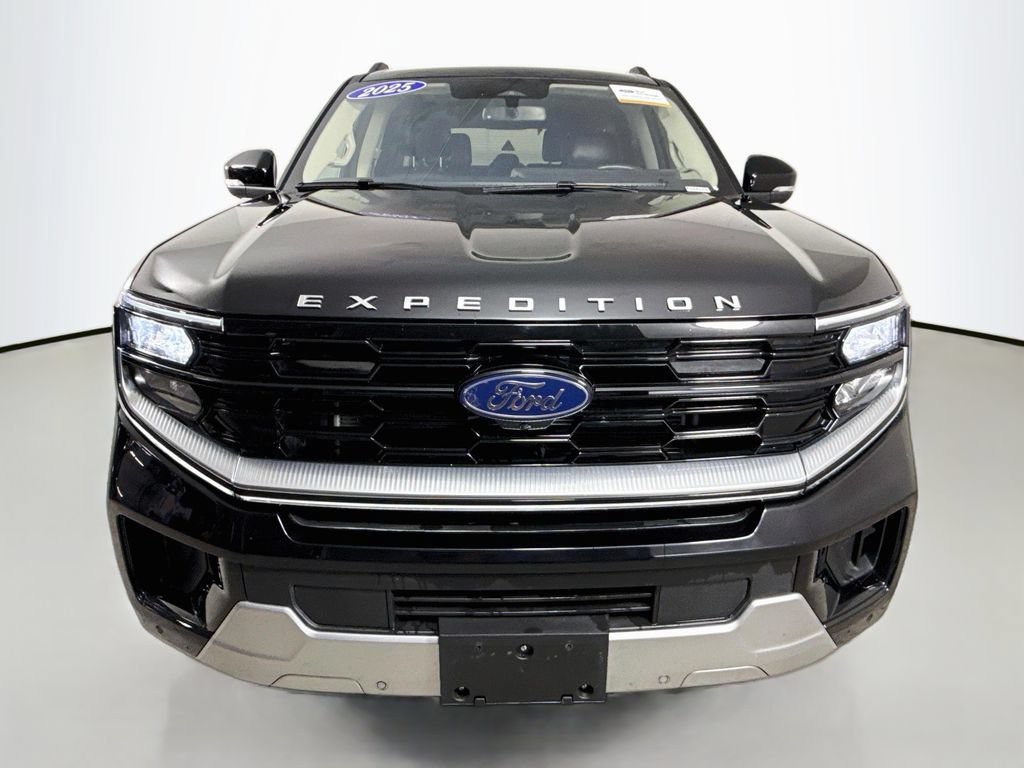 Certified 2025 Ford Expedition Platinum AWD/4WD image 9