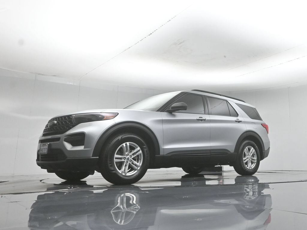 Certified 2023 Ford Explorer XLT RWD image 48