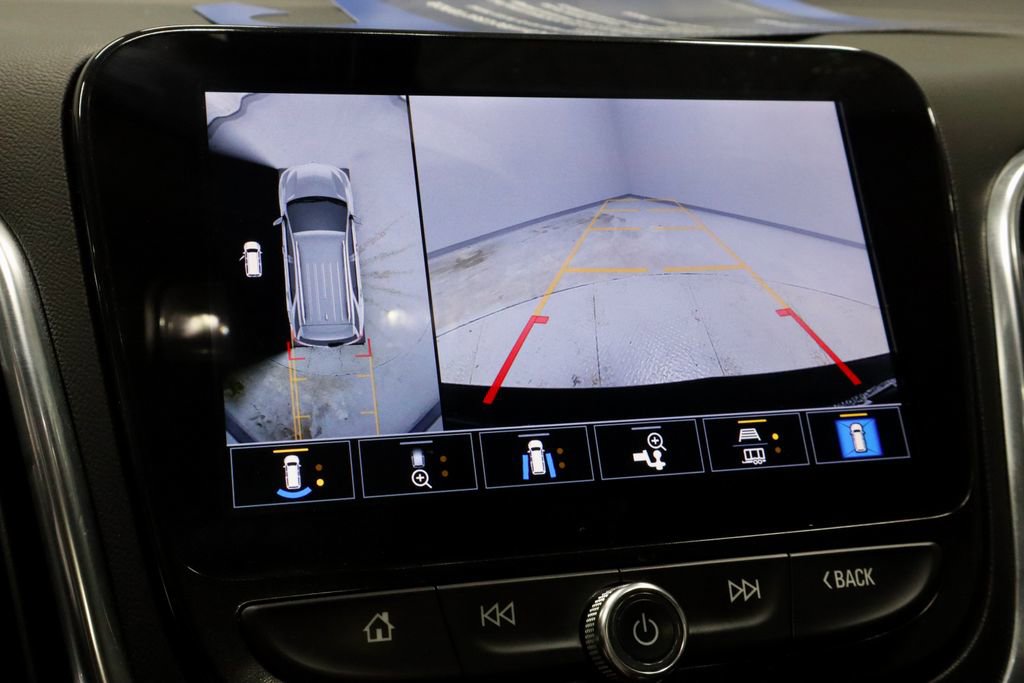 Used 2022 Chevrolet Equinox Premier FWD image 2