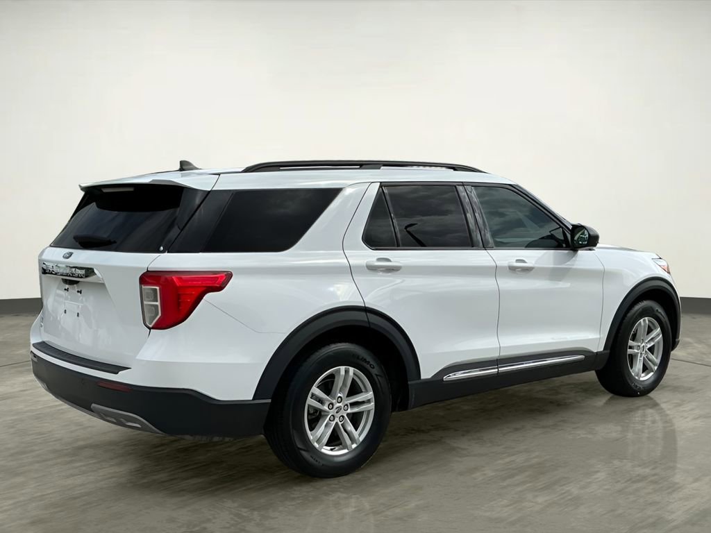Certified 2024 Ford Explorer XLT w/ Equipment Group 202A RWD image 8