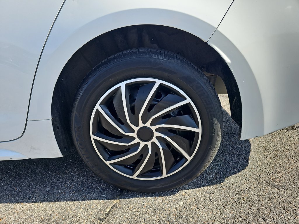 Used 2023 Toyota Corolla LE FWD image 32