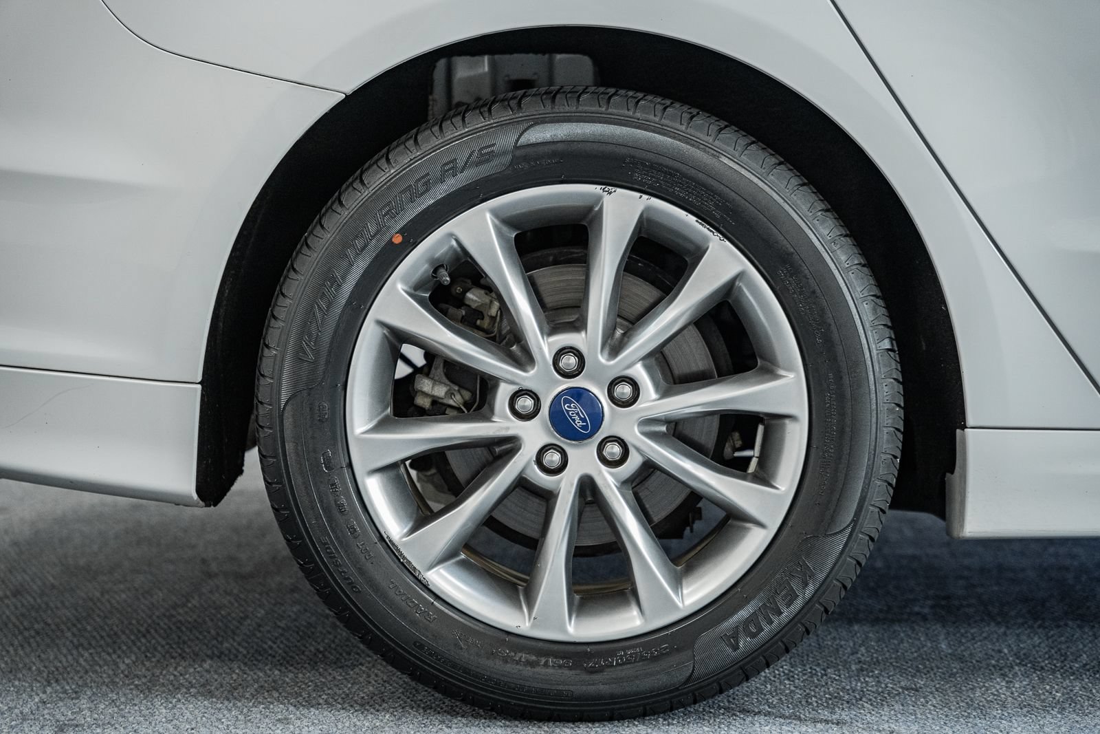 Certified 2017 Ford Fusion SE FWD image 19