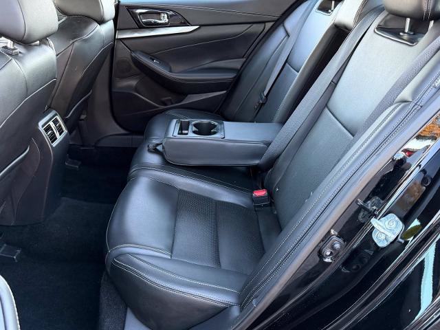 Used 2020 Nissan Maxima 3.5 SV w/ Floor Mat Group FWD image 7