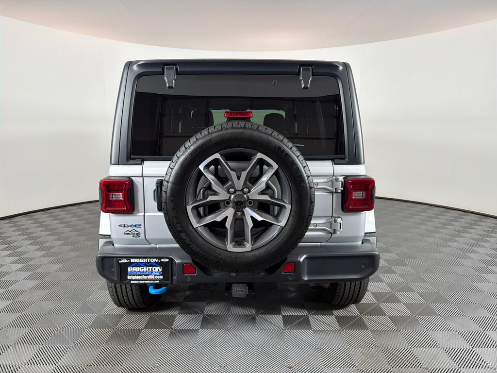 Used 2024 Jeep Wrangler Unlimited w/ Convenience Group AWD/4WD image 4