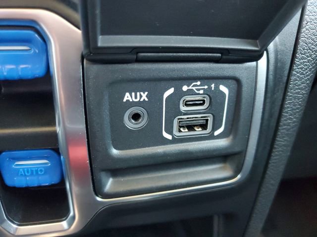 Used 2023 Jeep Gladiator Willys image 27