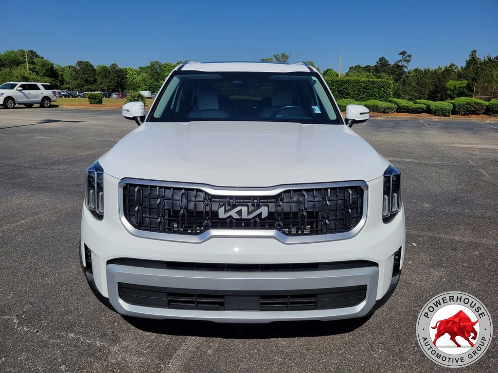 Used 2024 Kia Telluride EX w/ EX Captain's Chair Package image 8