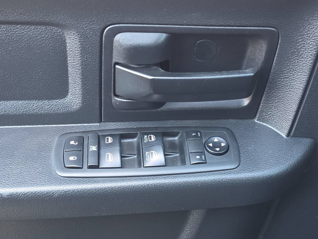 Used 2017 RAM 1500 Express w/ Express Value Package AWD/4WD image 25