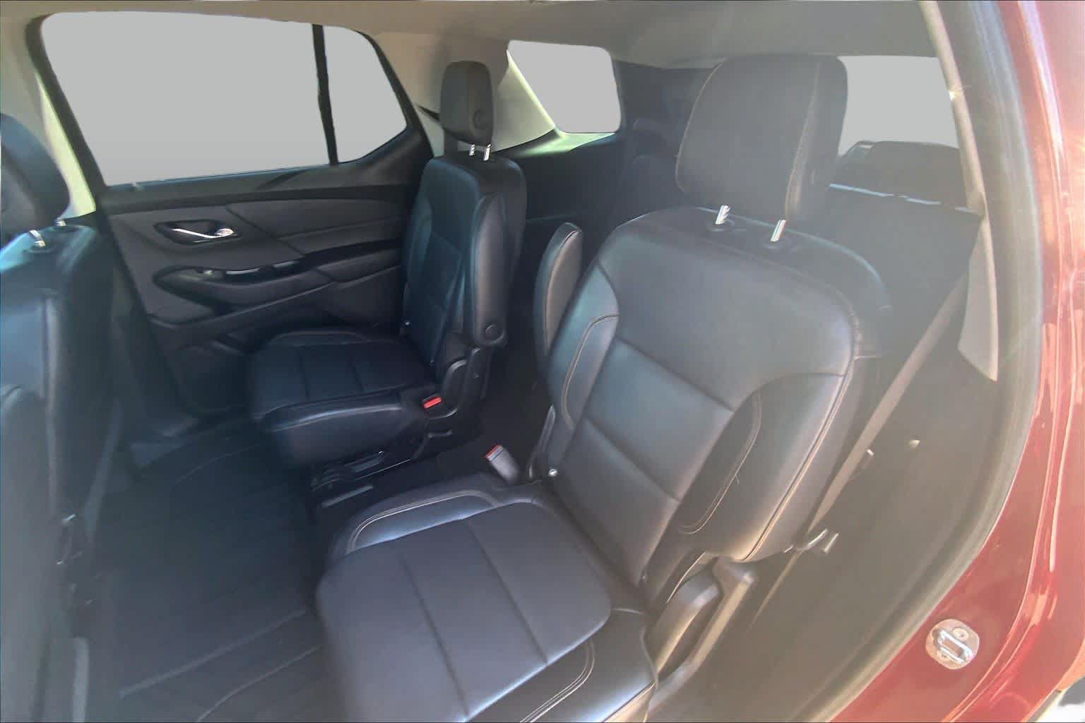 Used 2018 Chevrolet Traverse LT FWD image 21