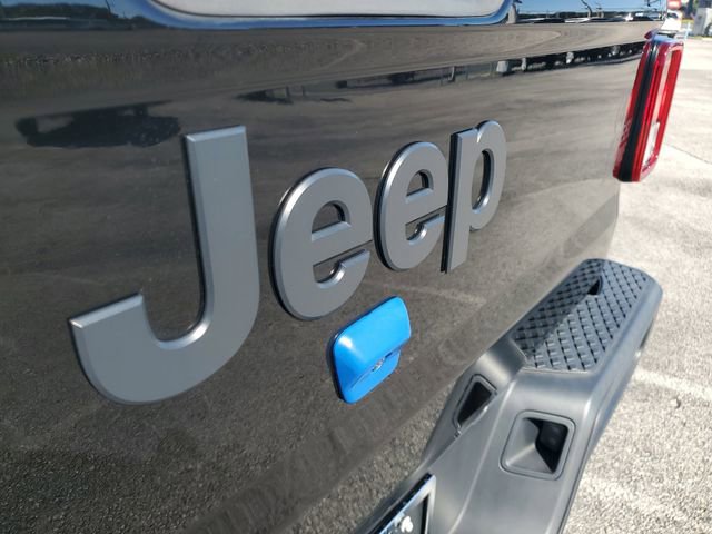 Used 2023 Jeep Gladiator Willys image 6