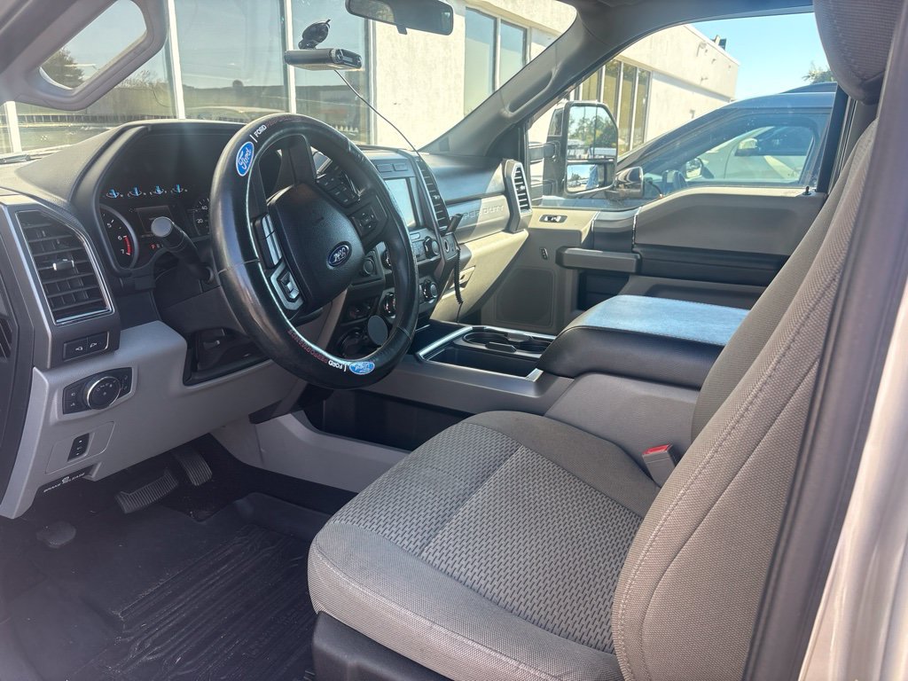 Certified 2019 Ford F250 XLT w/ XLT Premium Package RWD image 9