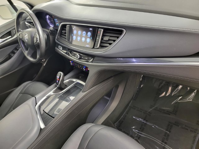 Used 2019 Buick Enclave Essence FWD image 19