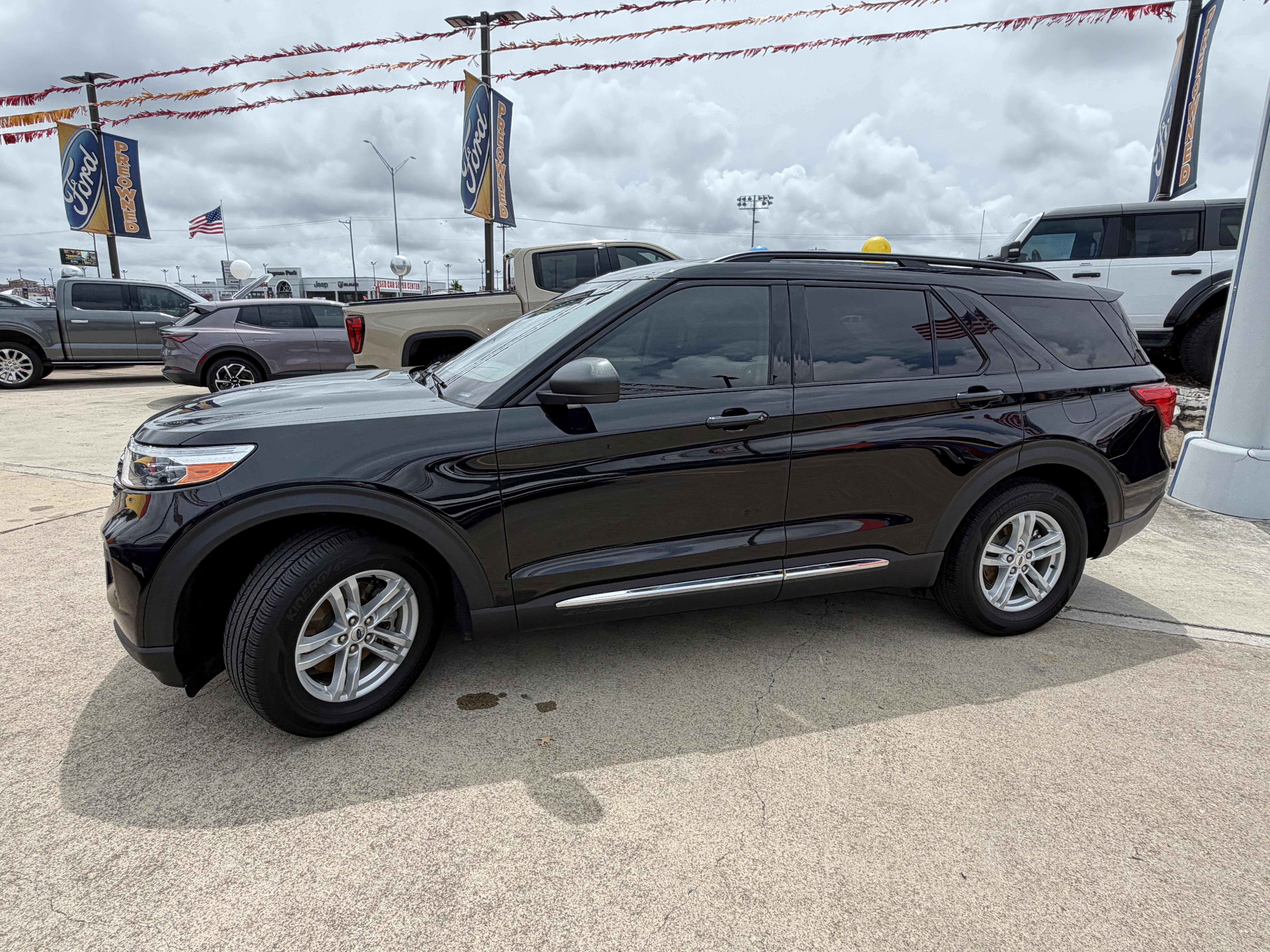 Certified 2024 Ford Explorer XLT RWD image 12