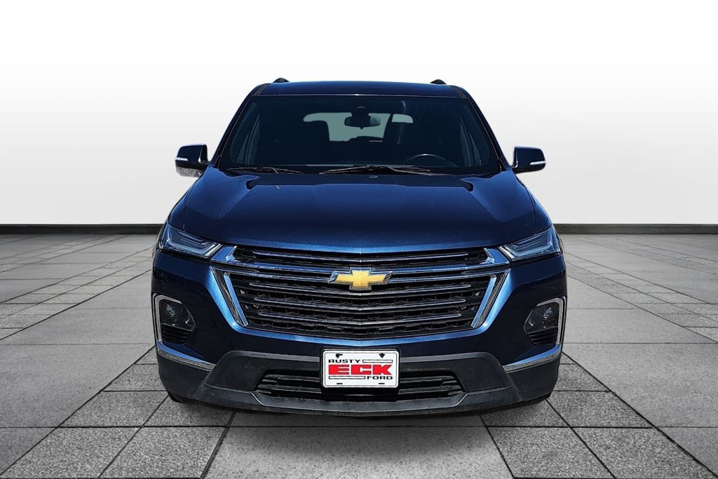 Used 2023 Chevrolet Traverse LT FWD image 2