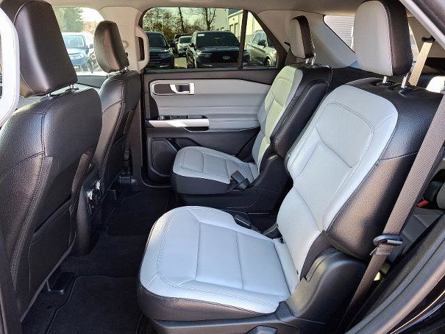 Certified 2021 Ford Explorer XLT w/ Equipment Group 202A image 10