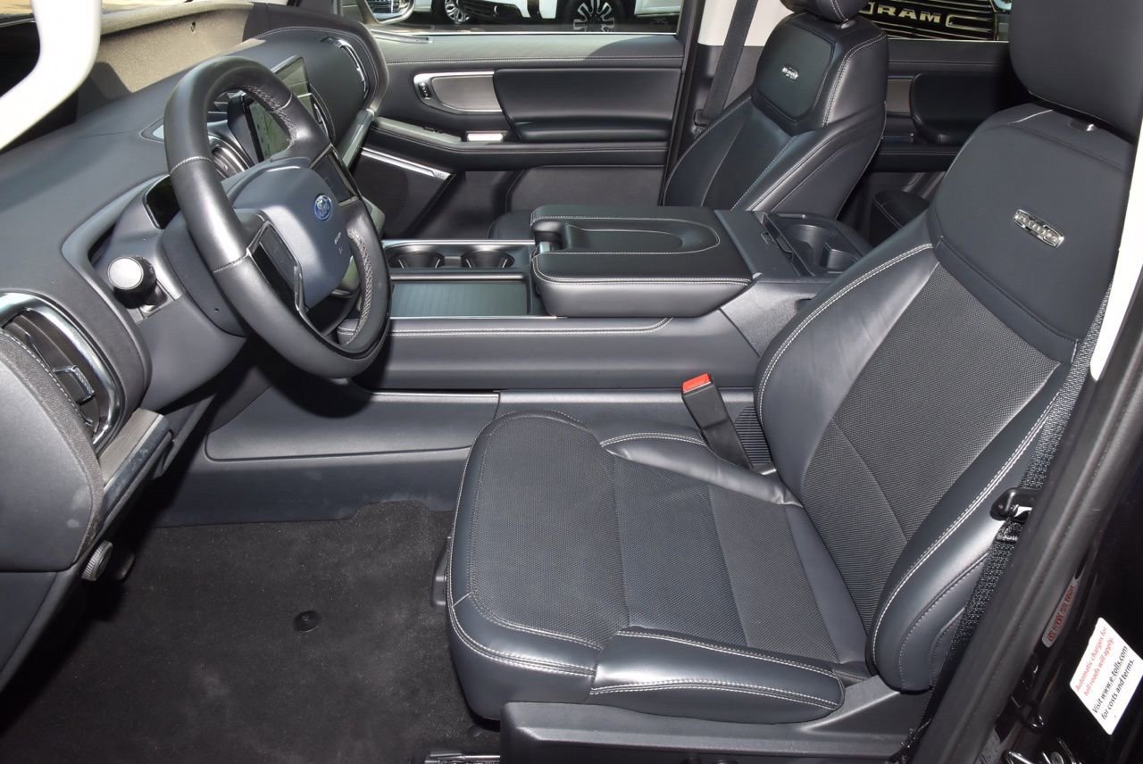 Certified 2025 Ford Expedition Max Platinum AWD/4WD image 13
