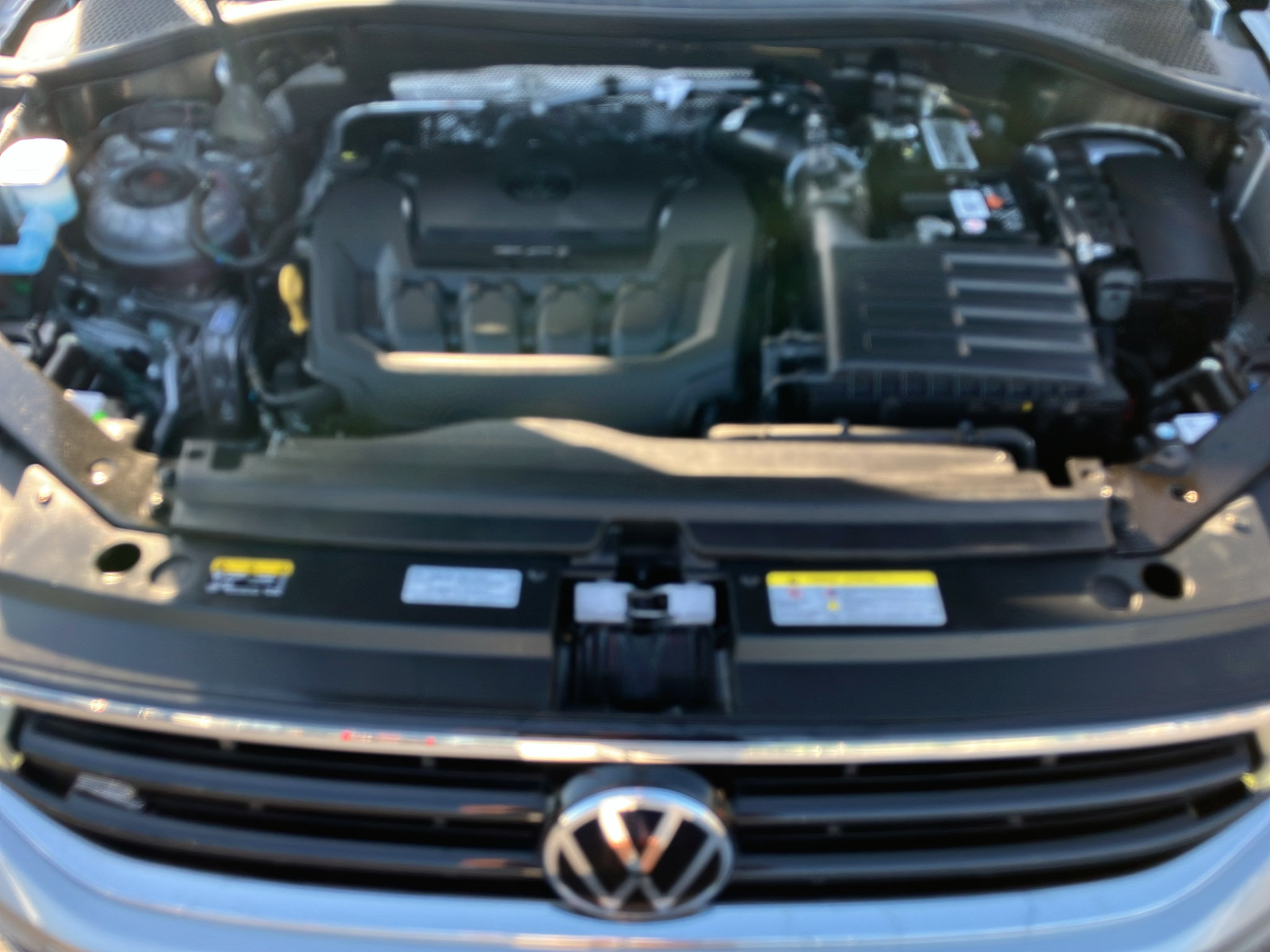Used 2023 Volkswagen Tiguan SE R-Line FWD image 40