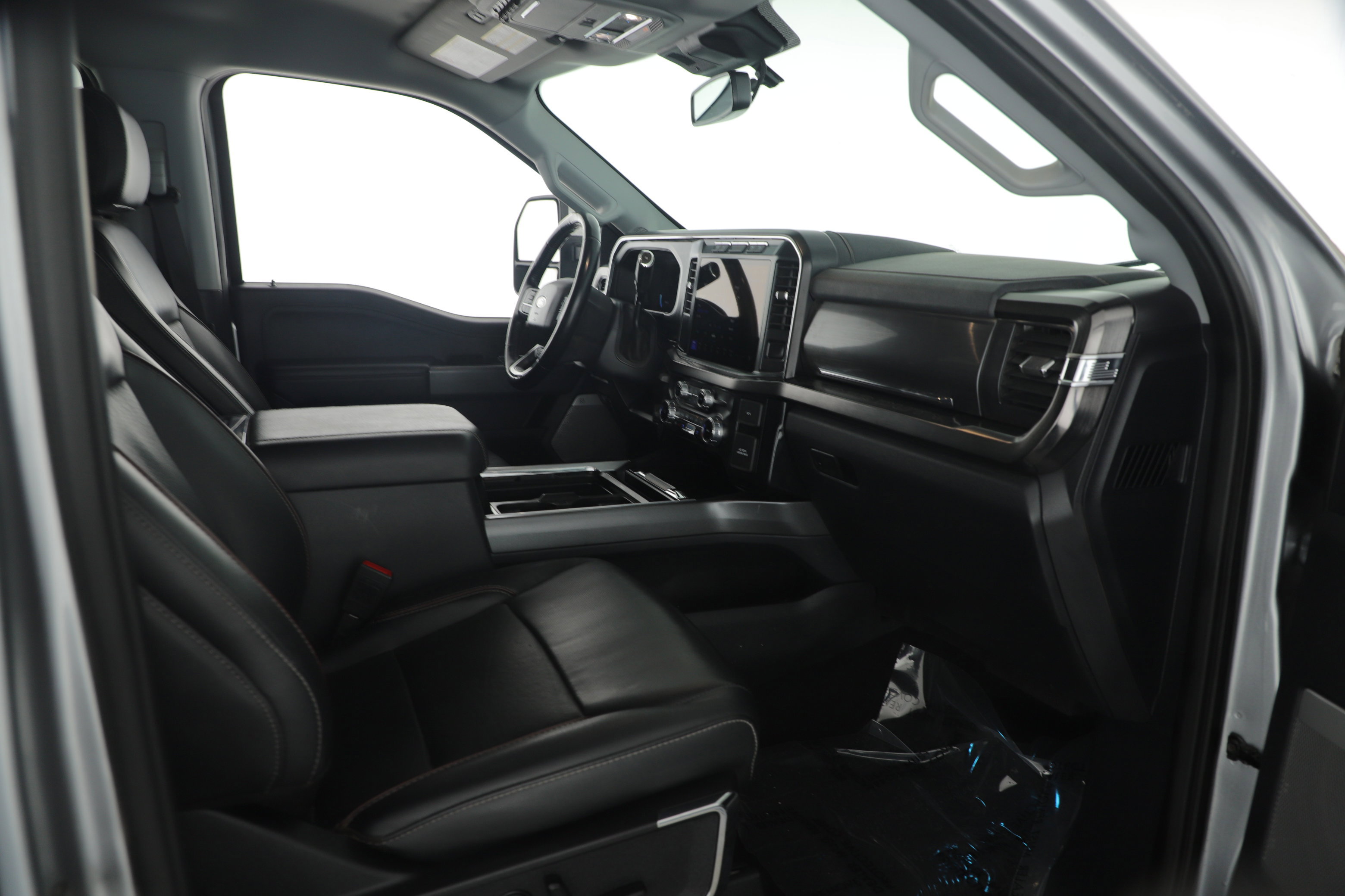 Certified 2023 Ford F250 Lariat w/ Sport Appearance Package image 17