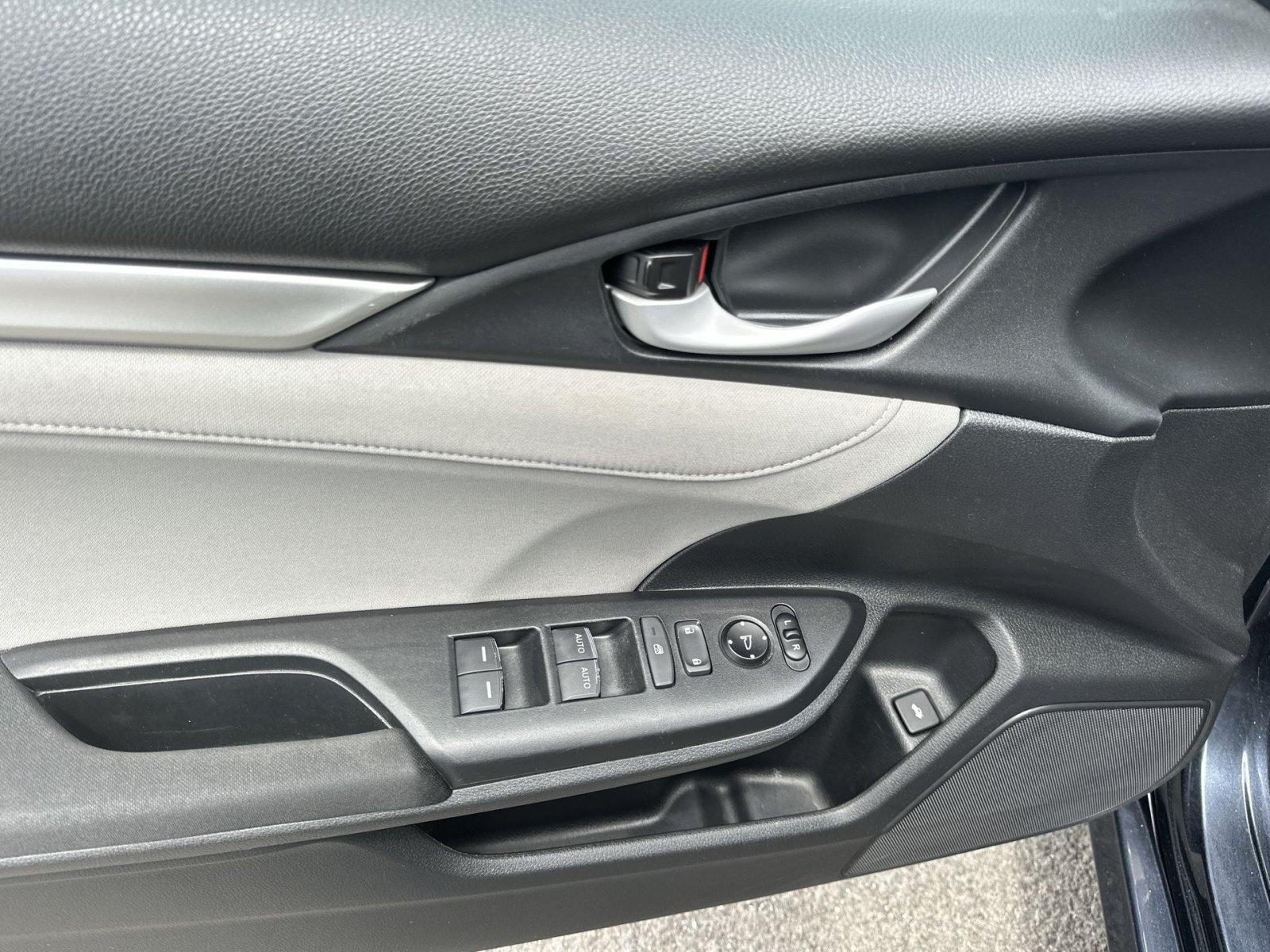 Used 2018 Honda Civic EX image 23
