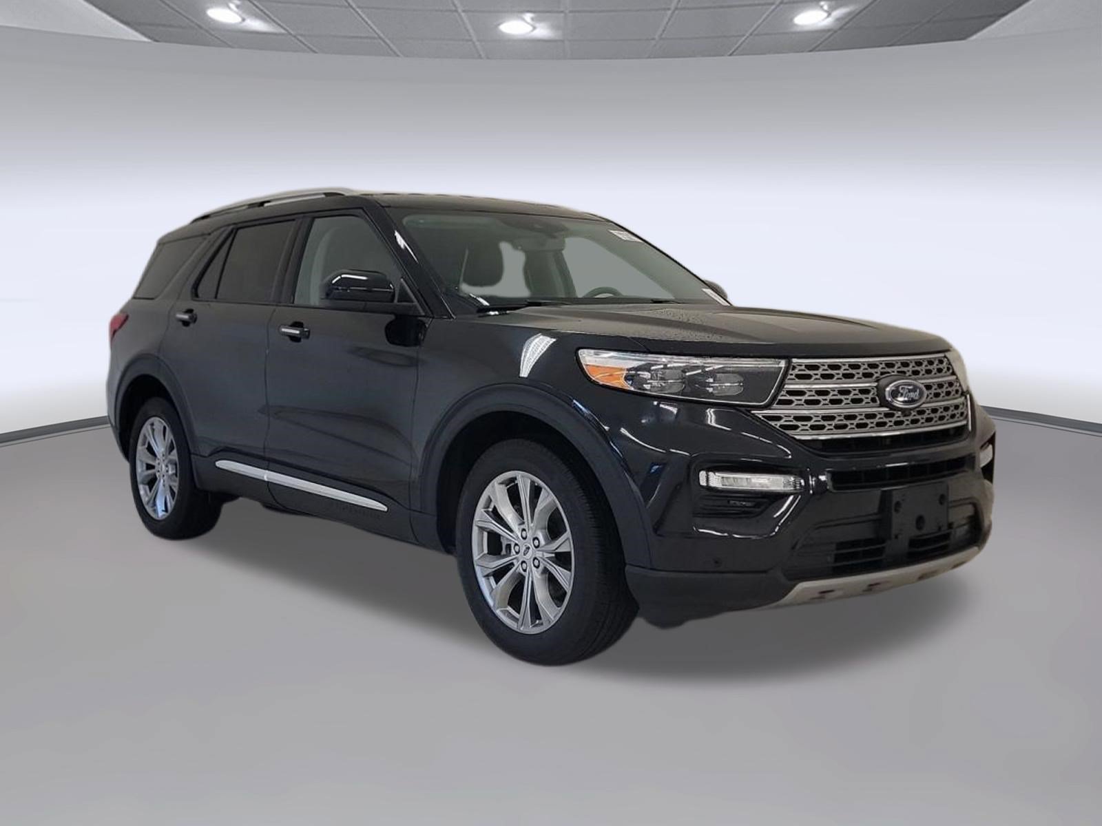 Certified 2024 Ford Explorer Limited AWD/4WD image 5