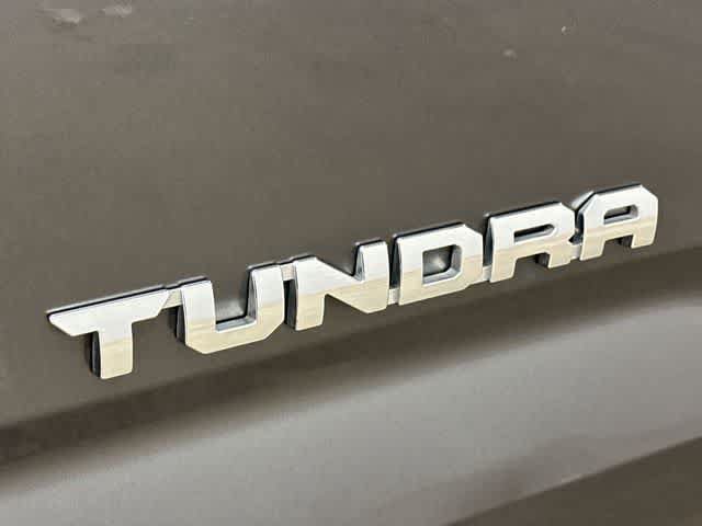 Used 2022 Toyota Tundra SR5 w/ SR5 Convenience Package AWD/4WD image 26
