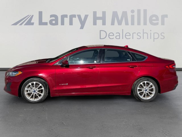 Certified 2019 Ford Fusion SE FWD image 2