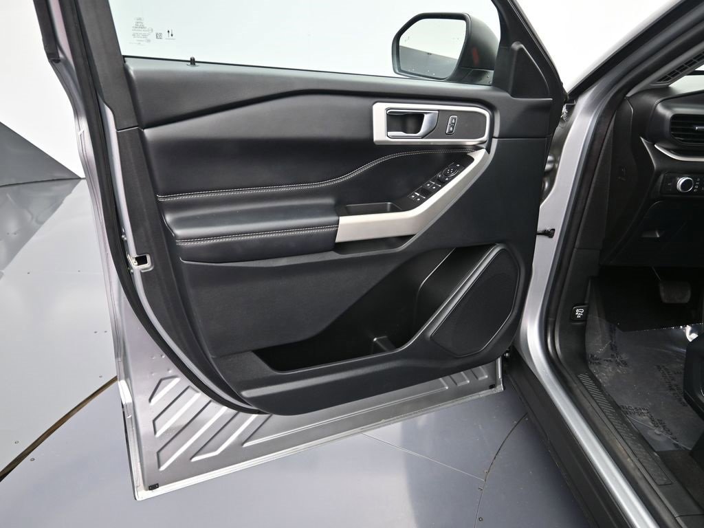 Certified 2022 Ford Explorer XLT image 26