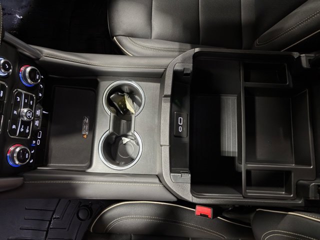 Used 2023 GMC Yukon SLT w/ SLT Luxury Package AWD/4WD image 30