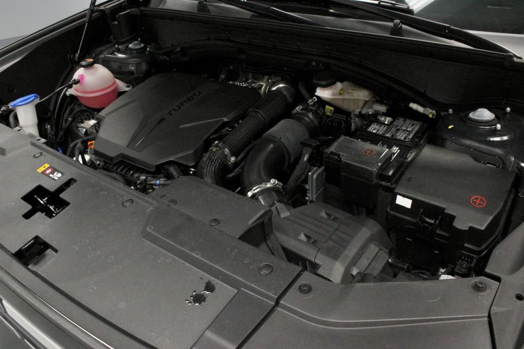 Used 2025 Hyundai Santa Fe SEL FWD image 17
