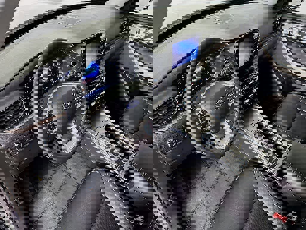 Certified 2021 Ford Explorer Limited w/ Equipment Group 301A image 2