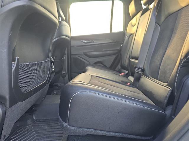 Used 2023 Jeep Grand Cherokee Altitude image 17