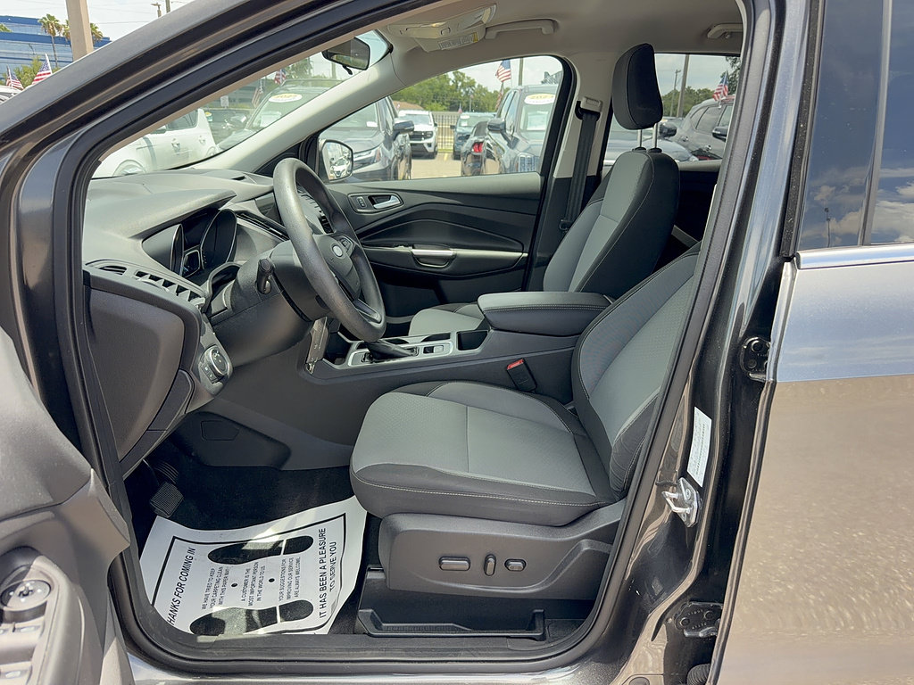 Certified 2018 Ford Escape SE w/ SE Sync 3 Package FWD image 12