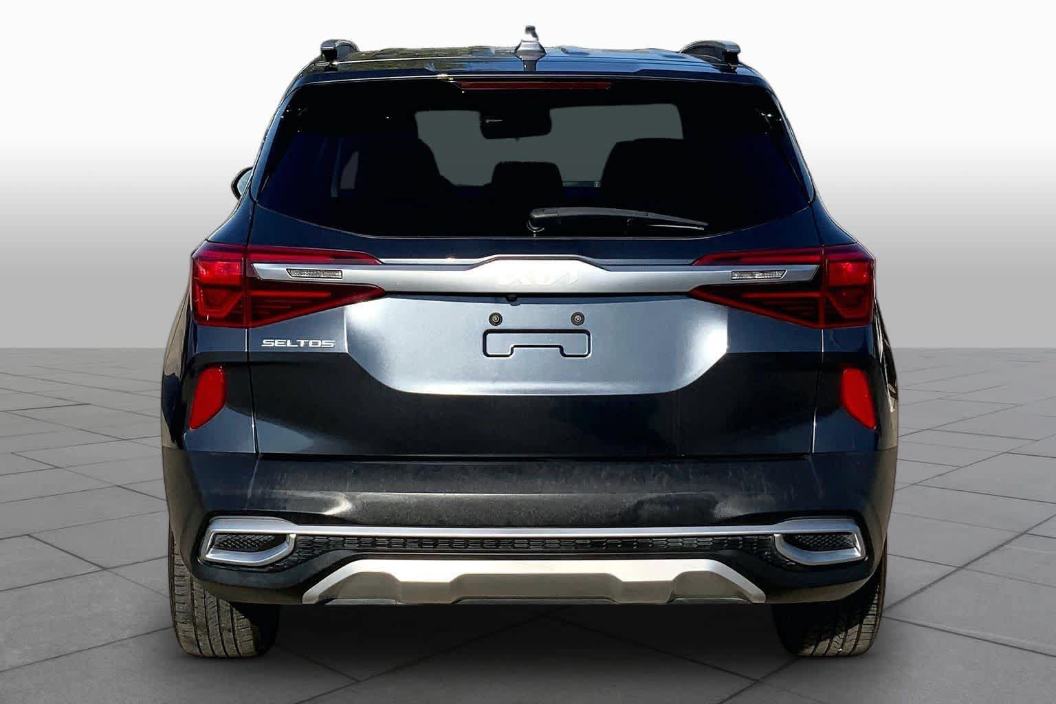 Used 2022 Kia Seltos S FWD image 5