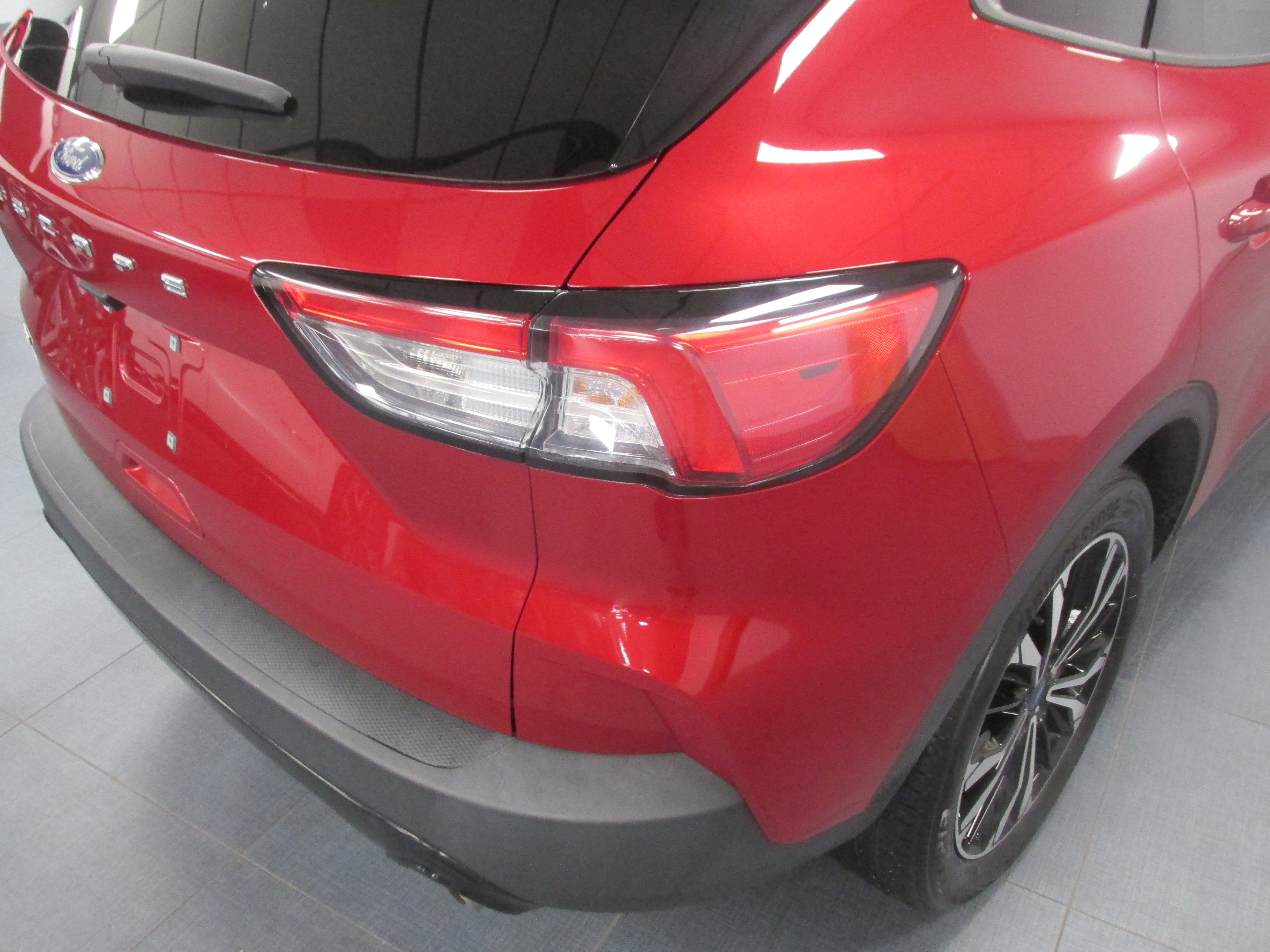 Certified 2021 Ford Escape SE w/ SE Sport Appearance Package image 11