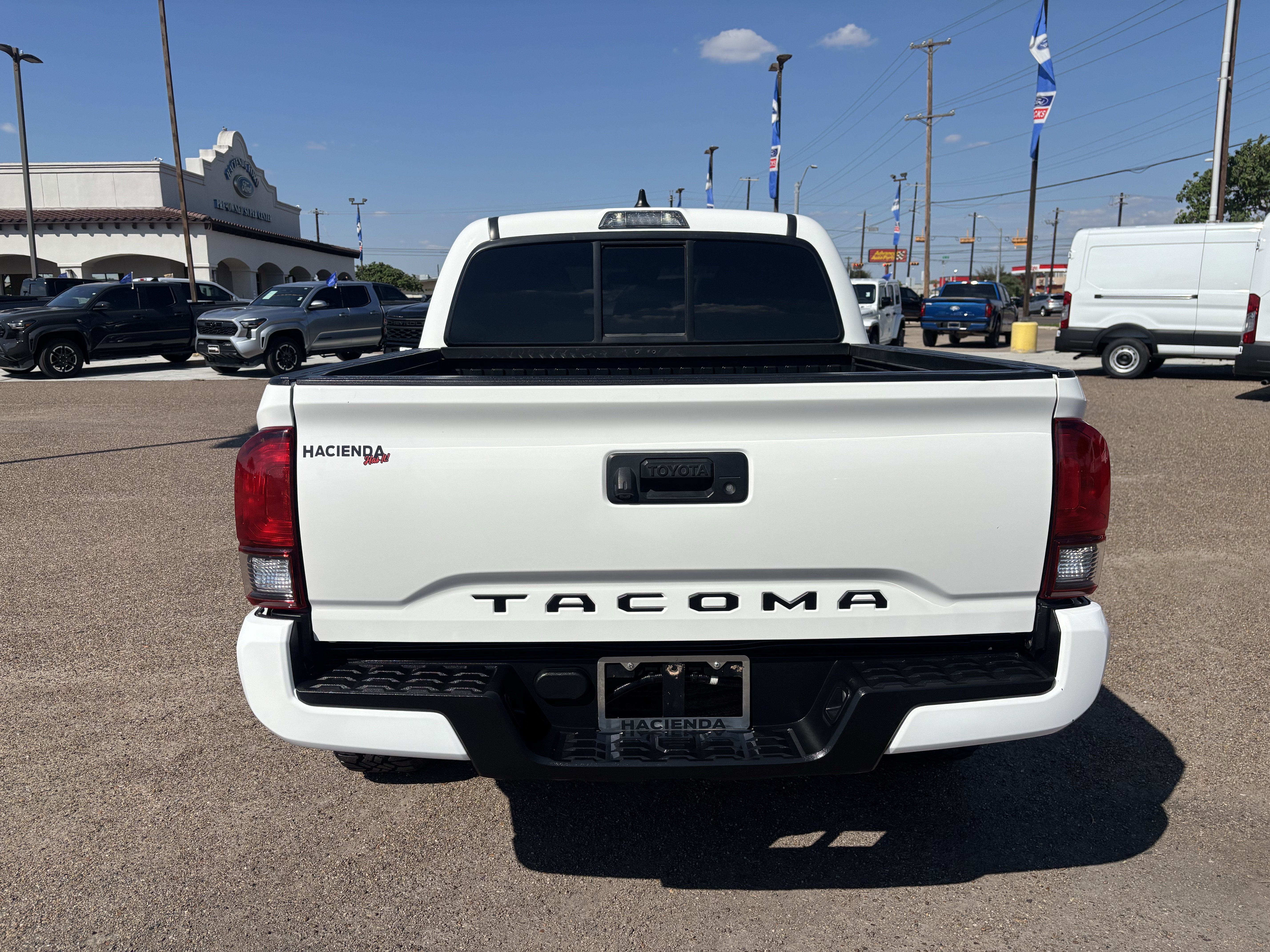 Used 2021 Toyota Tacoma SR w/ SR Convenience Package RWD image 3