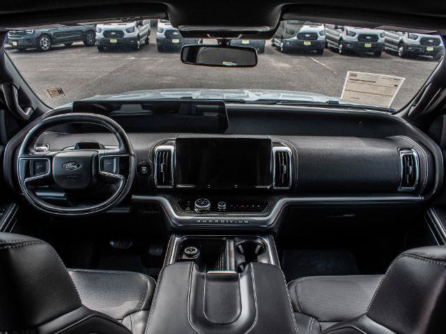 Certified 2025 Ford Expedition Max Platinum w/ Stealth Performance Package AWD/4WD image 9