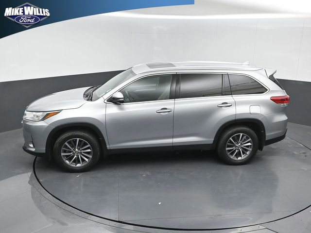 Used 2019 Toyota Highlander XLE FWD image 5