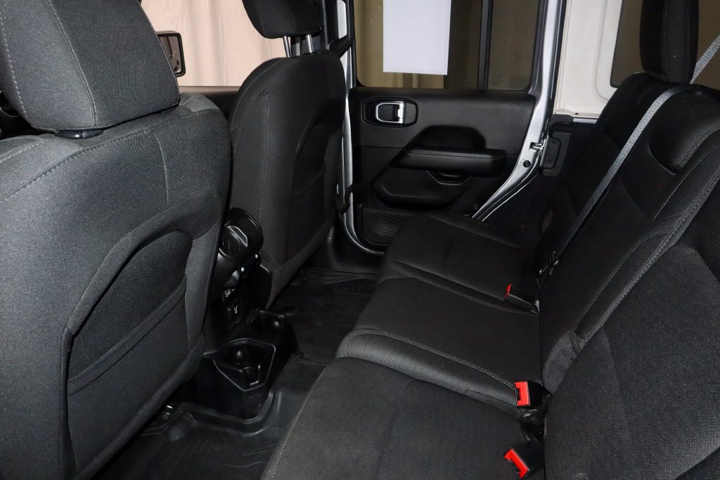 Used 2020 Jeep Wrangler Unlimited Sahara AWD/4WD image 21