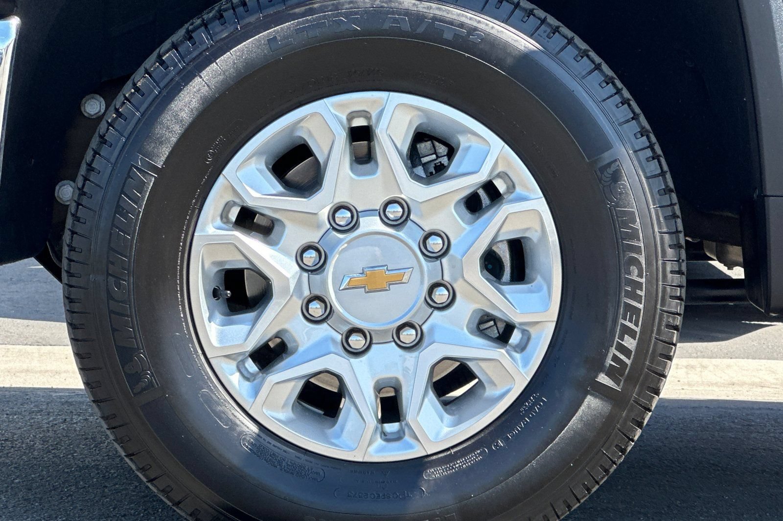 Used 2025 Chevrolet Silverado 2500 LT AWD/4WD image 25