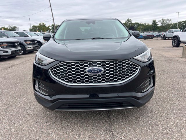 Certified 2024 Ford Edge SEL w/ Convenience Package AWD/4WD image 2