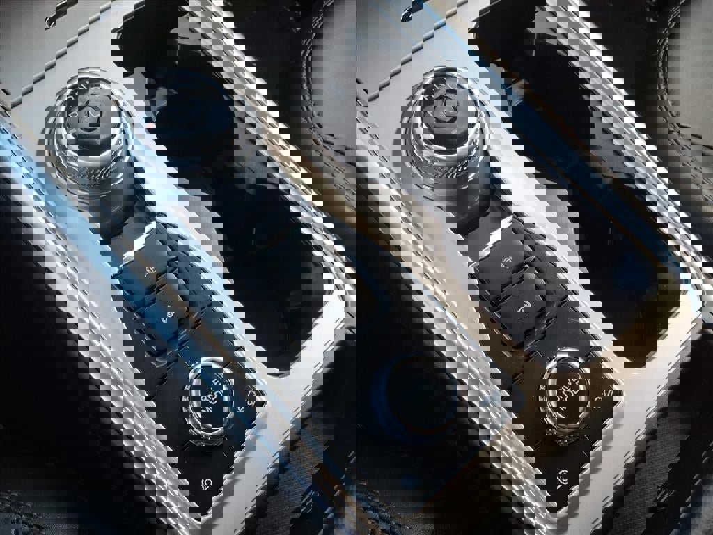 Certified 2022 Ford Explorer XLT w/ Equipment Group 202A image 30