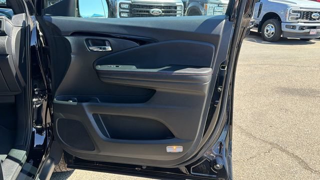 Used 2025 Honda Ridgeline Black Edition image 10
