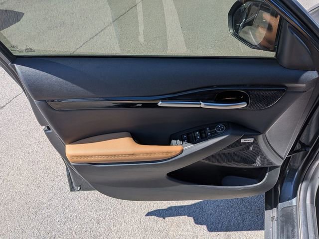 Used 2024 Kia Seltos SX w/ SX Sunroof Package image 6