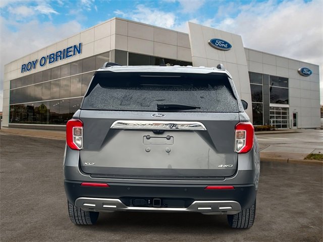 Certified 2022 Ford Explorer XLT w/ Equipment Group 202A image 4